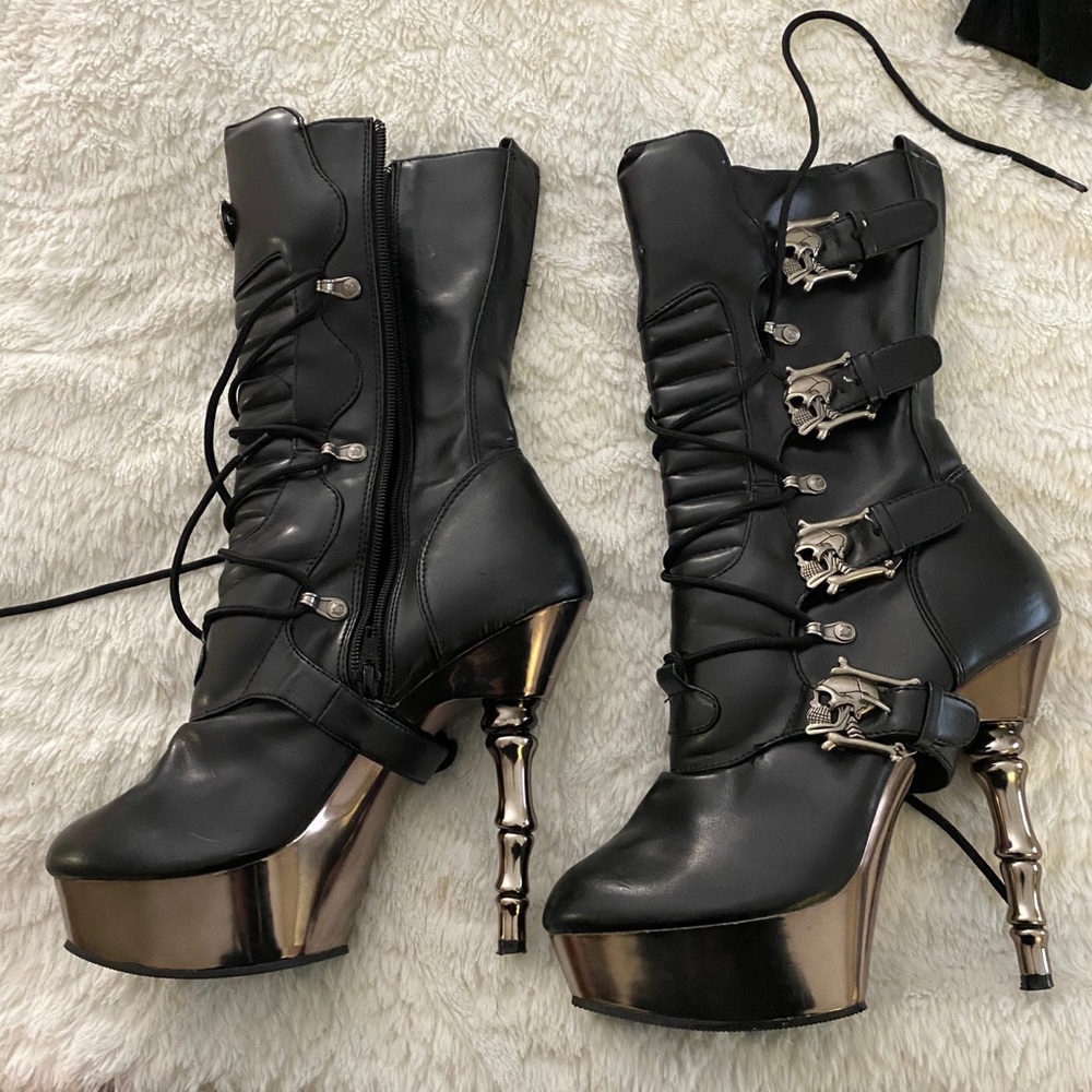 Demonia boots size 9